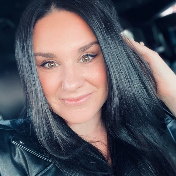 Meet your Posher, Justine - Picture 1 of 1